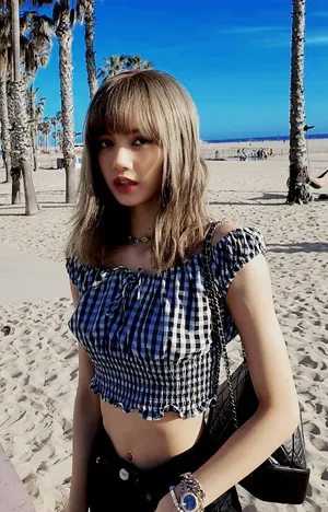 lisa清新养眼旅拍写真图片_2