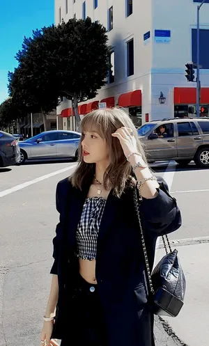 lisa清新养眼旅拍写真图片_4
