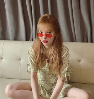 金泫雅墨镜红唇性感私服照图片_7