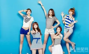 韩国女团Girls Day海军风清新写真_1