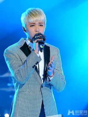 Miss A与FTIsland等助阵The Show_10