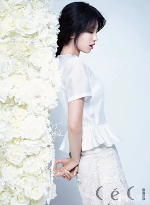 MISS A裴秀智清纯白色画报第1张