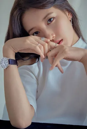 裴秀智性感百变时尚画报图片_3