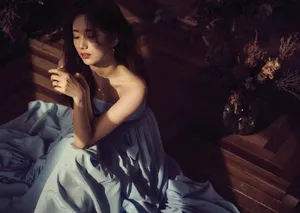 裴秀智妩媚优雅唯美画报图片第1张