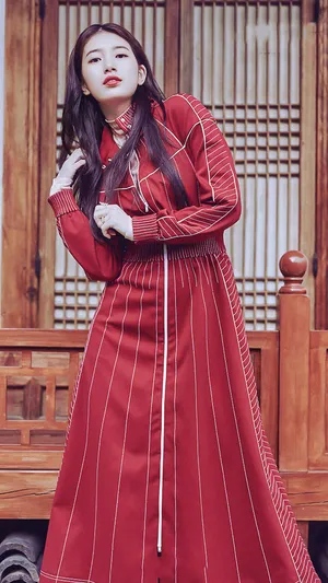 裴秀智美艳动人时尚写真高清图片_4