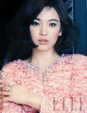 性感女神宋慧乔优雅迷人杂志写真大片_3