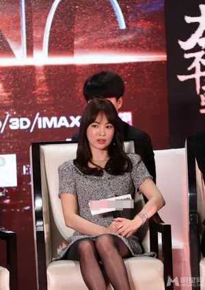 宋慧乔金城武盛装现身 俊男美女超养眼