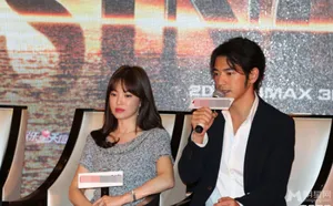 宋慧乔金城武盛装现身 俊男美女超养眼_2