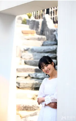 宋慧乔拍写真 气质纯美清淡如菊_3