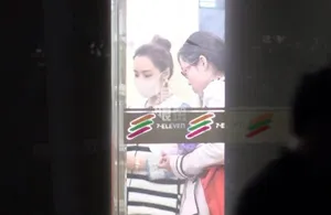 蔡琳高梓淇夫妇夜逛超市