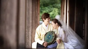 蔡琳高梓淇婚期将近乐开怀 婚照曝光_3