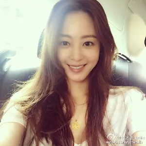 韩艺瑟便装出门 素颜照样女神范_4