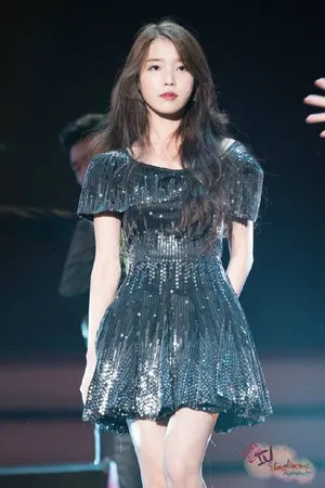 IU李智恩高清舞台性感可爱图片_4