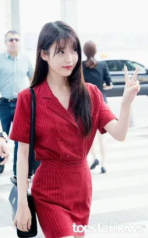IU妹纸日常着装机场性感抓拍图片_6