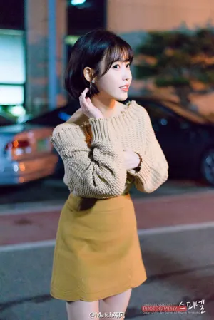 IU李智恩短发温柔街拍图片_2