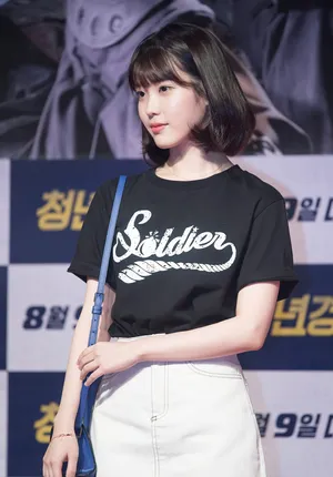IU活动照片：小清新齐肩短发美女照片_6