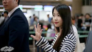 李智恩IU香港上水广场发布会-韩国仁川机场出境高清饭拍图_4