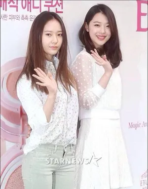 f(x)崔雪莉郑秀晶写真 姐妹情深获点赞_4