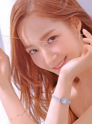 朴敏英超美代言写真图片_4