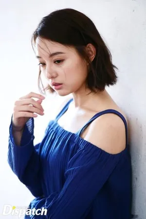 尹中尉金智媛短发时尚甜美写真图片
