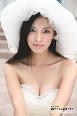 金素妍甜美成熟婚纱写真_2