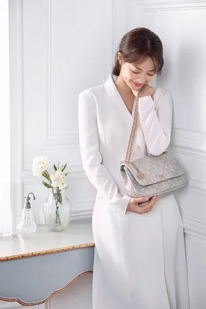 韩国美女申敏儿写真图片