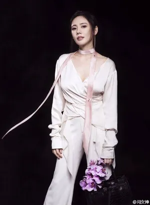 韩国女星秋瓷炫温婉淑女而又美艳动人_4