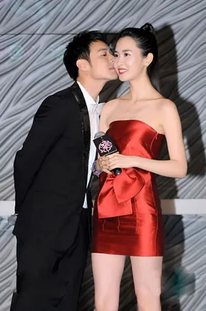 潘玮柏李多海一同出席现场 两人亲吻贴面潘玮柏图片_3
