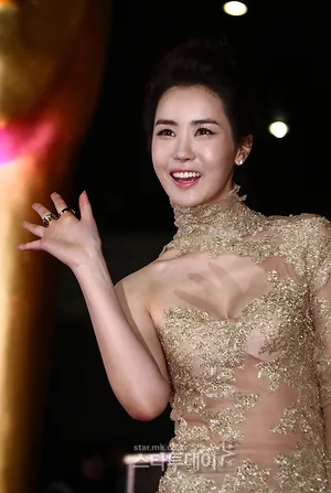 李多海透视装惊艳亮相 惊艳全场_4