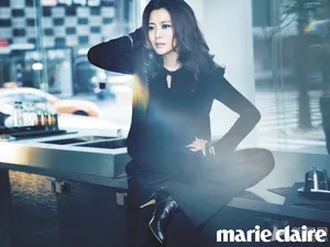 女神金喜善性感回归