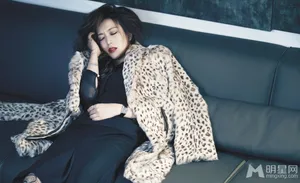 女神金喜善性感回归_3