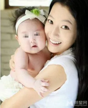 金喜善女儿图片_7