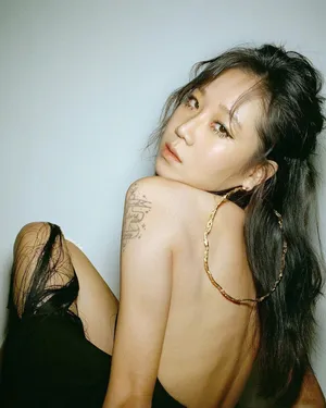 孔孝真性感时尚杂志写真图片_5