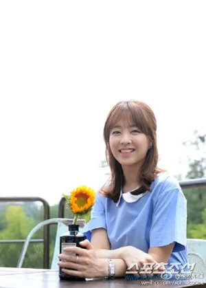 朴宝英专访美图大公开 笑眼迷人惹人爱