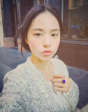 闵孝琳晒近况美照 嘟嘴卖萌可爱迷人