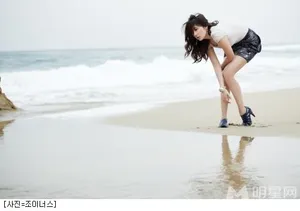 尹恩惠海边拍摄广告写真 清新靓丽犹如邻家女孩_3