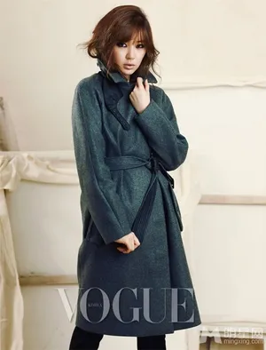 尹恩惠VOGUE烟熏时尚画报