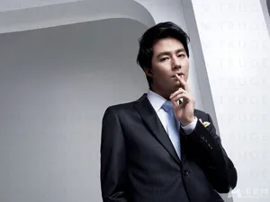 赵寅成帅气时尚服饰代言写真 赵寅成图片_5