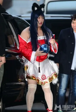 曺圭贤图片SuperJunior八周年机场惊喜服装 震惊了_6