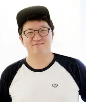 郑亨敦年轻照片曝光 炫耀过去苗条身材_3