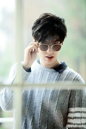 李敏镐杂志写真图片：不经意间散发的魅力_13