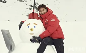 李敏镐广告拍摄现场照 雪山玩耍帅气来袭_6