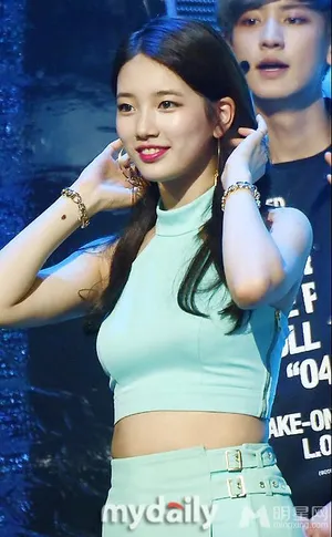 秀智首尔演出女王范 李敏镐的女人_6