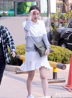 李敏镐女友国民初恋裴秀智素颜无压力美丽依旧