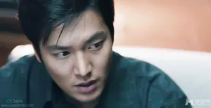 李敏镐《江南1970》高清剧照 冷峻侧颜颜值爆棚_2