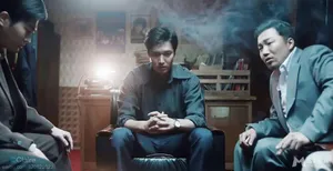 李敏镐《江南1970》高清剧照 冷峻侧颜颜值爆棚_8