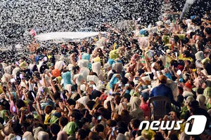 权志龙IU助阵《无限挑战歌谣祭》 刘在石朴振英合作嗨翻天