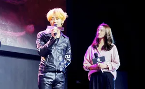 baby见权志龙变小粉丝 贴身热舞超害羞_3