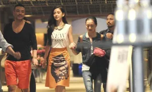 Angelababy一路被扶 与潮男热聊赶看权志龙个唱_5