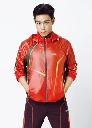 BigBang崔胜贤朴信惠情侣写真曝光 两人相约去登山_3